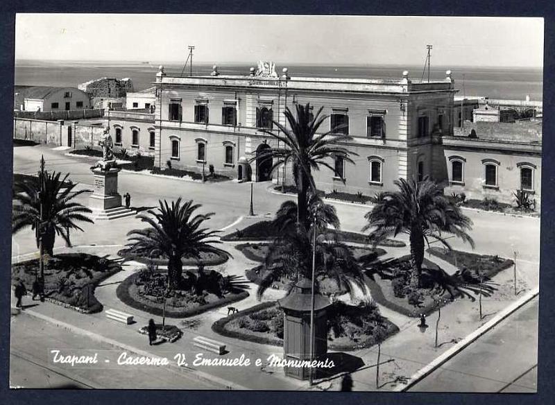 Vecchia Trapani 353 - Trapani - Monumento e Caserma Vittorio Emanuele II.jpg